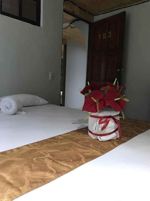 Manuel Antonio Hostel Resort 외부 사진