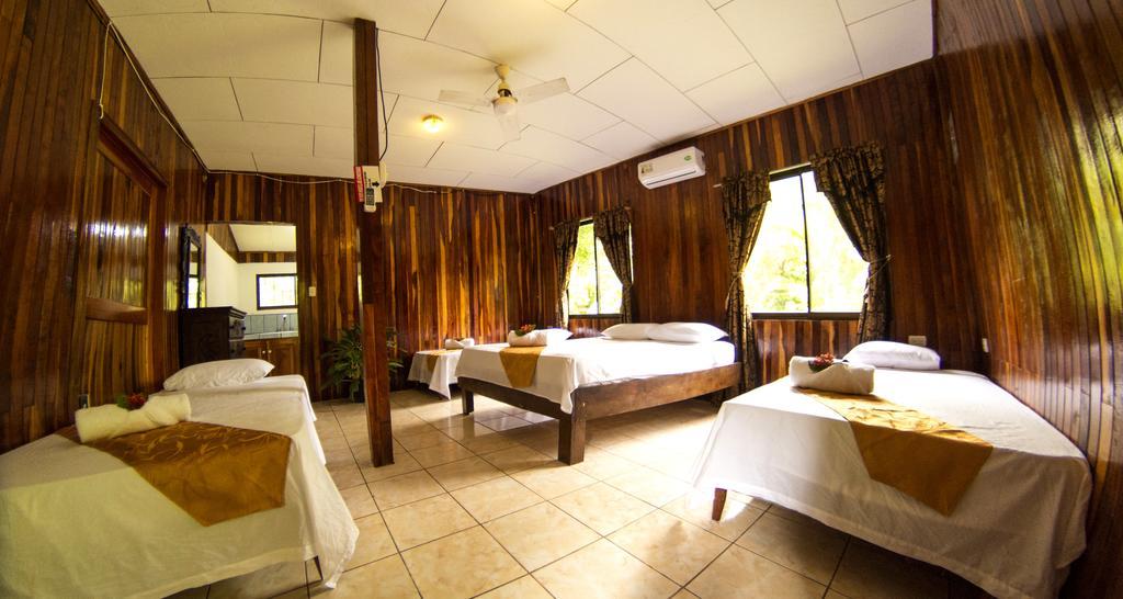 Manuel Antonio Hostel Resort 외부 사진